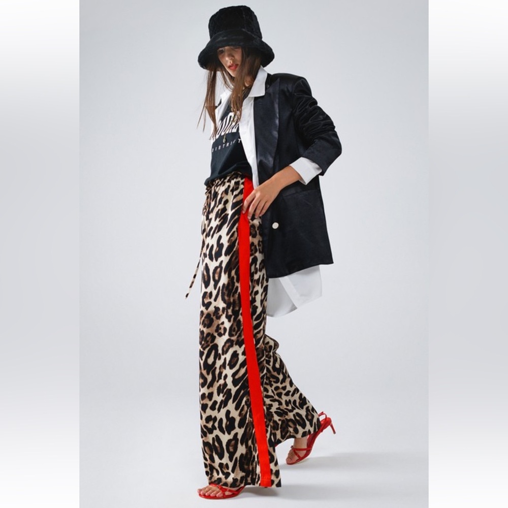 ✨RESTOCKED✨FROM PARIS FRANCE 🇫🇷 Leopard pants with red stripes down the sides. - Picture 2 of 5